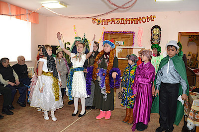 Новости Ливны -Воспитанники школы с. Навесного (фото автора).