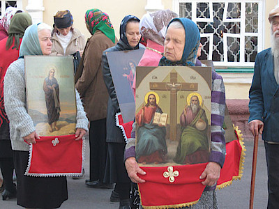 Новости Ливны -Крестный ход на площади Победы.