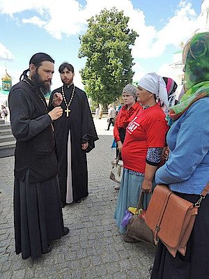 Новости Ливны -О.Гавриил, о.Алексей, врачи-гинекологи и волонтеры.