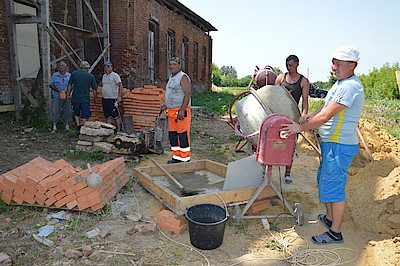 Новости Ливны -Бригада строителей. Фото автора.