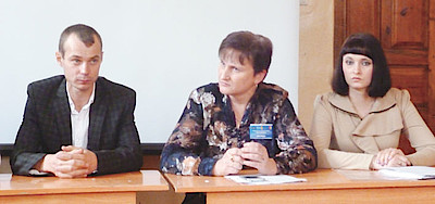 Новости Ливны -На фото (слева направо): Е. Г. Шелатонов, О. А. Пашенцева, Е. И. Карлова.