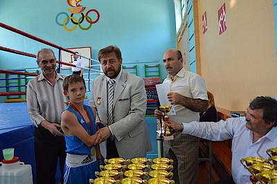 Новости Ливны -Награждение одного из победителей соревнований