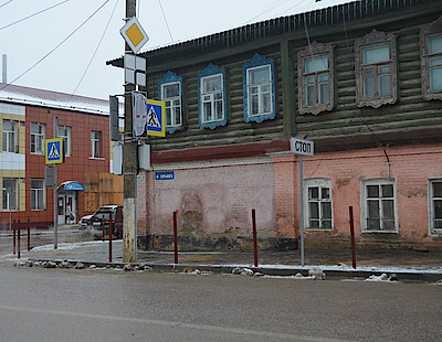 Новости Ливны -Светофор на перекрестке ул. Пушкина и М. Горького (фото автора).