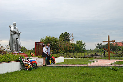 Новости Ливны -Братское захоронение в деревне Липовец (фото автора).