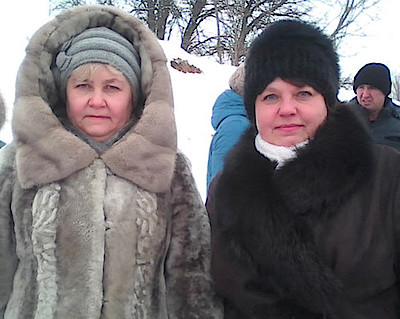 Новости Ливны -Слева направо: В.Ф.Красильников, М.Н.Савенкова, И.Н.Потапов, о.Виктор (Яковец).