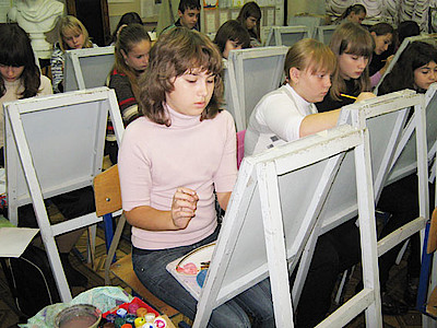 Новости Ливны -Юные художники создают будущие шедевры.