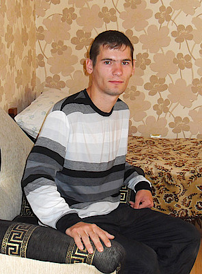 Новости Ливны -Е. Сердченков в своей квартире (фото автора).