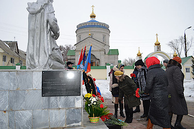 Новости Ливны -Возложение цветов (фото автора). Новости Ливны -Возложение цветов (фото автора).