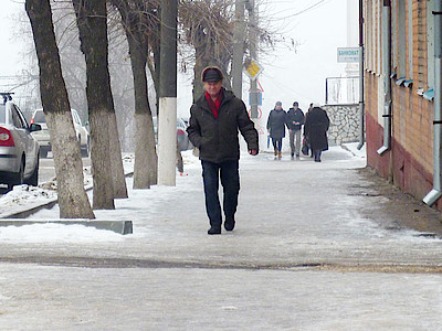 Новости Ливны -Гололёд на ул. Ленина (фото автора). Новости Ливны -Гололёд на ул. Ленина (фото автора).