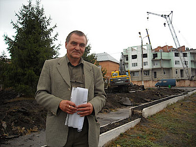Новости Ливны -Н. Н. Савельев, прораб ООО «Стройинвест» на месте работ. Новости Ливны -Н. Н. Савельев, прораб ООО «Стройинвест» на месте работ.