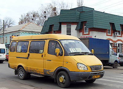 Новости Ливны -Маршрутный автобус возле Центрального рынка (фото сайта orel-transport.ru).