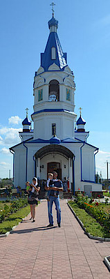 Новости Ливны -Р. б. Михаил у малой звонницы (фото автора).