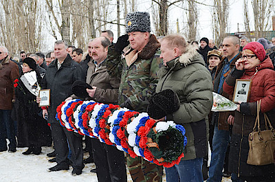 Новости Ливны -Митинг у памятника воинам-интернационалистам (фото автора).