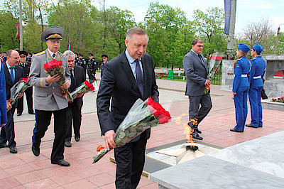 Новости Ливны -А.Д.Беглов на заводе АО «ГМС Ливгидромаш». Фото orel-region.ru