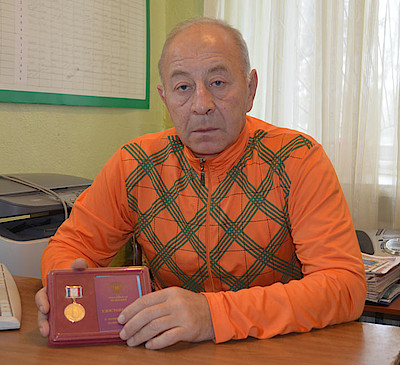 Новости Ливны -Н.П.Маслов с памятной медалью.