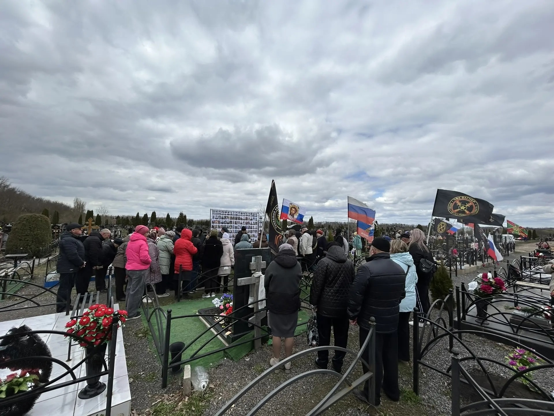 На Заливенском кладбище отслужили панихиду по погибшим на СВО