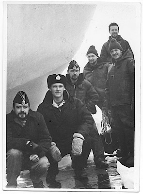 Новости Ливны -В. А. Свинцов (второй слева) в центральном военно-морском музее.