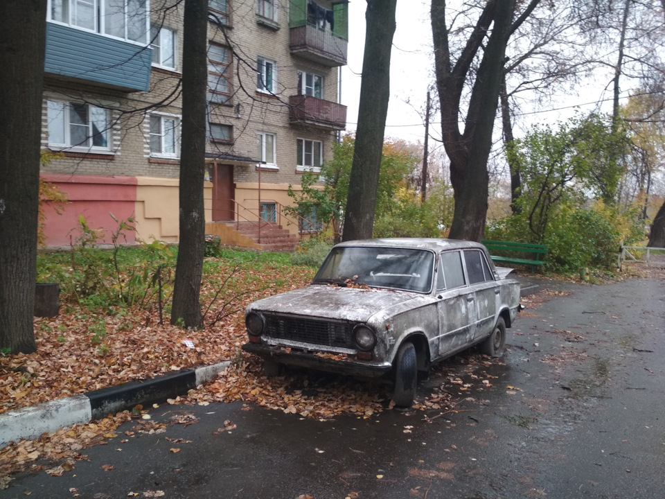 В Ливнах всерьёз взялись за проблему брошенного на улицах транспорта
