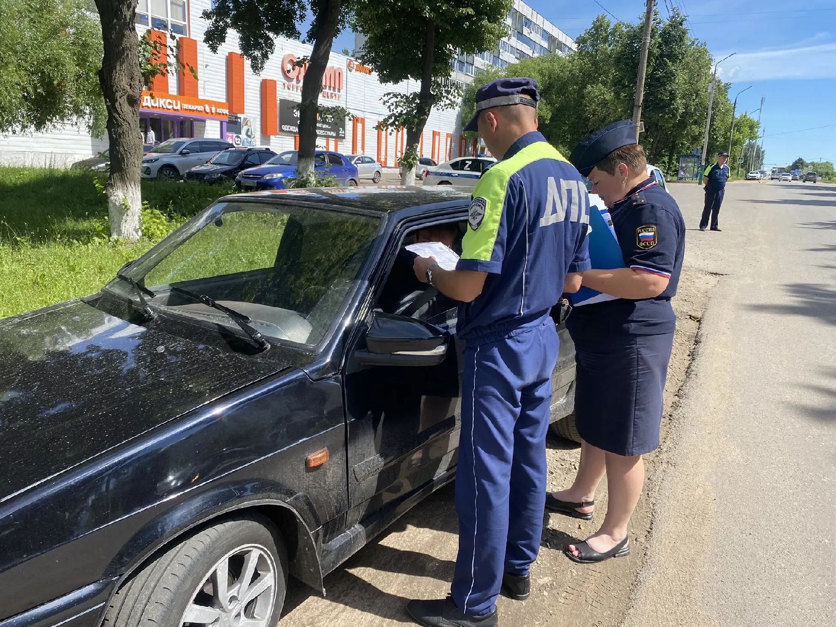 Орловские судебные приставы арестовали 10 автомобилей должников