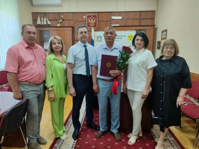 В администрации Ливен проводили на заслуженный отдых зам.главы Юрия Преображенского