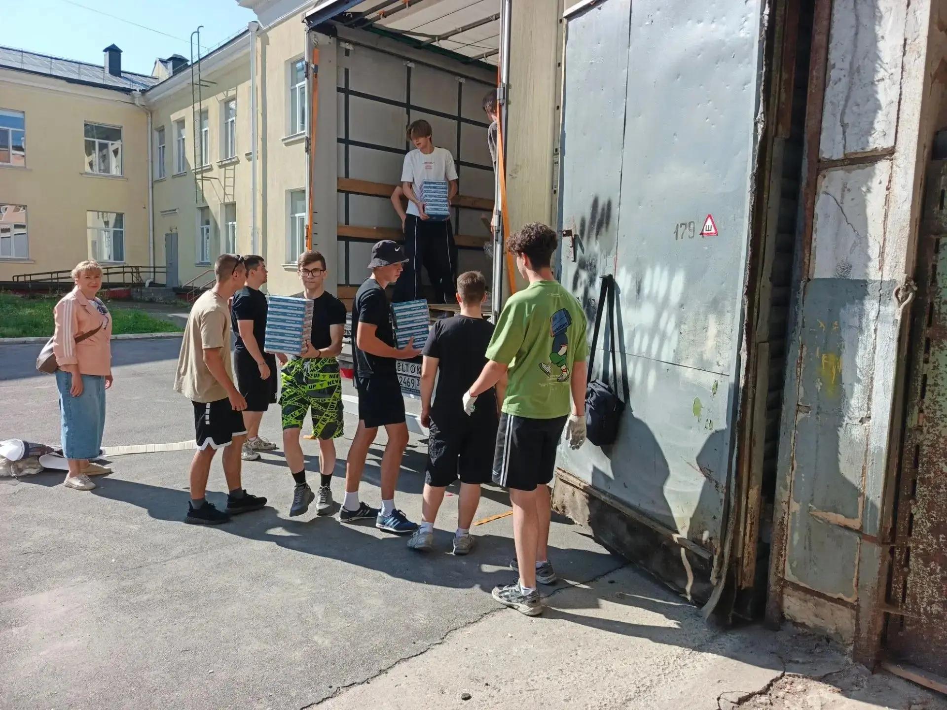 Первая партия учебников в объёме 11 тонн пришла в Орловскую область